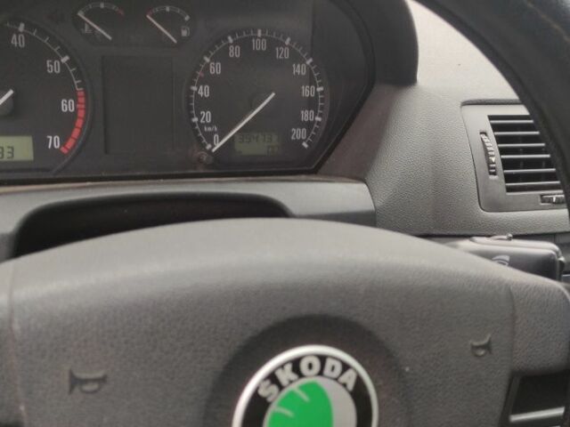 Белый Шкода Фабия, объемом двигателя 1.4 л и пробегом 394 тыс. км за 2000 $, фото 7 на Automoto.ua