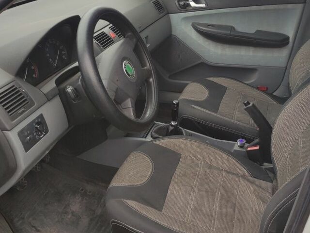 Белый Шкода Фабия, объемом двигателя 1.4 л и пробегом 394 тыс. км за 2000 $, фото 6 на Automoto.ua