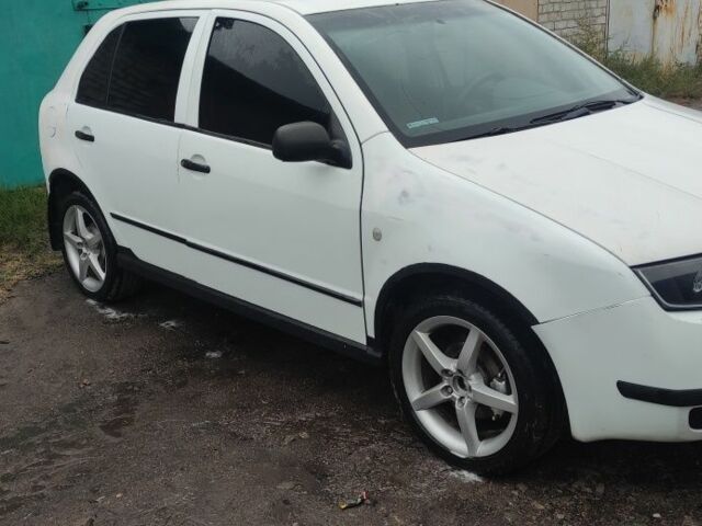 Белый Шкода Фабия, объемом двигателя 1.4 л и пробегом 394 тыс. км за 2000 $, фото 2 на Automoto.ua