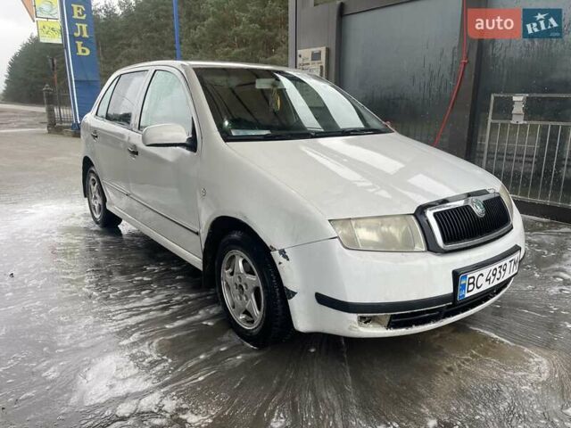 Белый Шкода Фабия, объемом двигателя 1.4 л и пробегом 325 тыс. км за 2700 $, фото 7 на Automoto.ua