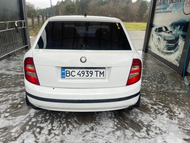 Білий Шкода Фабія, об'ємом двигуна 1.4 л та пробігом 325 тис. км за 2700 $, фото 2 на Automoto.ua