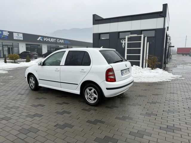 Белый Шкода Фабия, объемом двигателя 1.4 л и пробегом 320 тыс. км за 2900 $, фото 3 на Automoto.ua