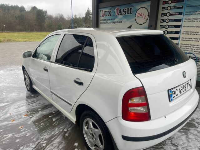 Білий Шкода Фабія, об'ємом двигуна 1.4 л та пробігом 325 тис. км за 2700 $, фото 5 на Automoto.ua