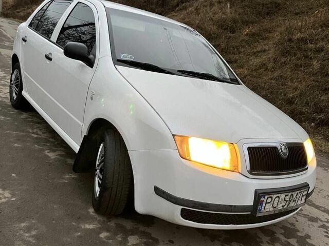 Белый Шкода Фабия, объемом двигателя 1 л и пробегом 400 тыс. км за 1150 $, фото 4 на Automoto.ua