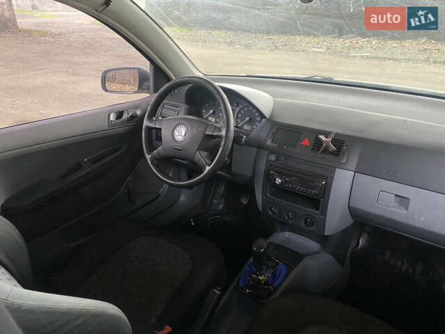 Білий Шкода Фабія, об'ємом двигуна 1.2 л та пробігом 270 тис. км за 2250 $, фото 15 на Automoto.ua