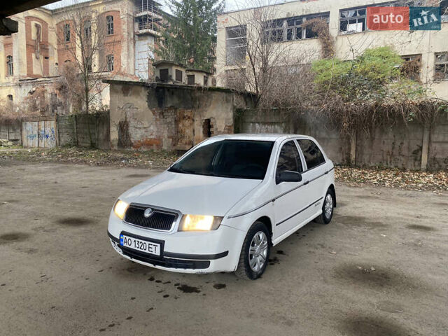 Білий Шкода Фабія, об'ємом двигуна 1.2 л та пробігом 270 тис. км за 2250 $, фото 1 на Automoto.ua
