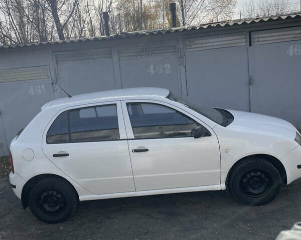 Білий Шкода Фабія, об'ємом двигуна 1.2 л та пробігом 196 тис. км за 2800 $, фото 2 на Automoto.ua