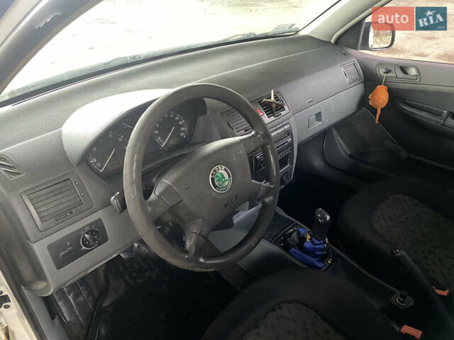 Білий Шкода Фабія, об'ємом двигуна 1.2 л та пробігом 270 тис. км за 2250 $, фото 17 на Automoto.ua