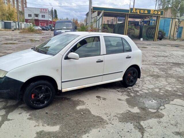 Белый Шкода Фабия, объемом двигателя 0 л и пробегом 300 тыс. км за 1850 $, фото 4 на Automoto.ua