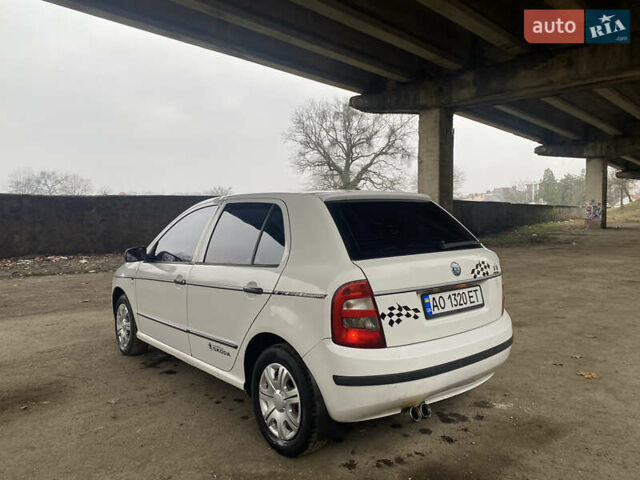 Білий Шкода Фабія, об'ємом двигуна 1.2 л та пробігом 270 тис. км за 2250 $, фото 3 на Automoto.ua