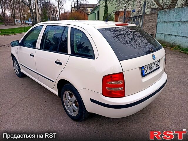 Білий Шкода Фабія, об'ємом двигуна 1.2 л та пробігом 200 тис. км за 3250 $, фото 2 на Automoto.ua