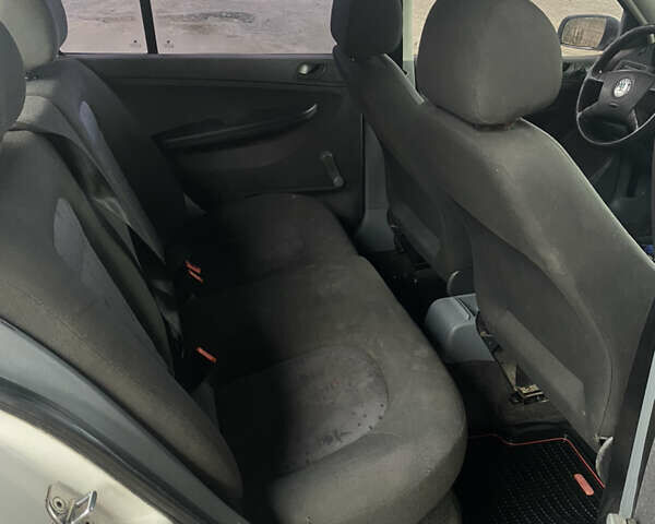 Білий Шкода Фабія, об'ємом двигуна 1.2 л та пробігом 270 тис. км за 2250 $, фото 16 на Automoto.ua