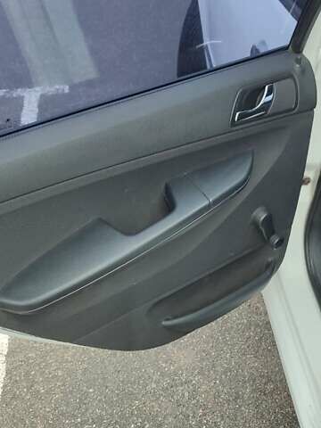 Білий Шкода Фабія, об'ємом двигуна 1.2 л та пробігом 310 тис. км за 3400 $, фото 22 на Automoto.ua