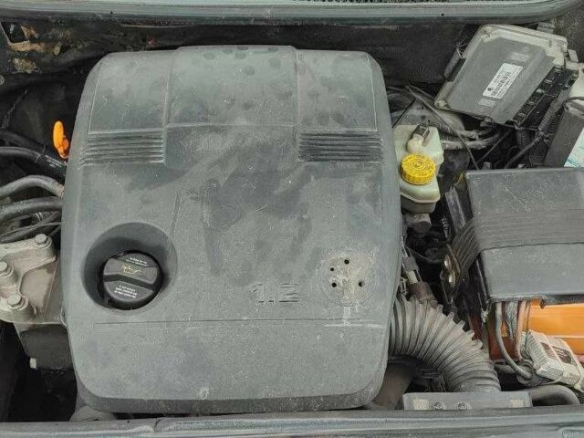 Білий Шкода Фабія, об'ємом двигуна 1.2 л та пробігом 310 тис. км за 3400 $, фото 17 на Automoto.ua