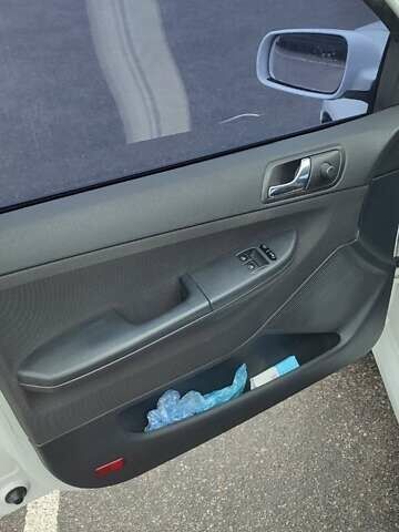 Білий Шкода Фабія, об'ємом двигуна 1.2 л та пробігом 310 тис. км за 3400 $, фото 18 на Automoto.ua