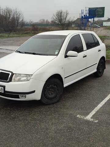 Білий Шкода Фабія, об'ємом двигуна 1.2 л та пробігом 310 тис. км за 3400 $, фото 2 на Automoto.ua