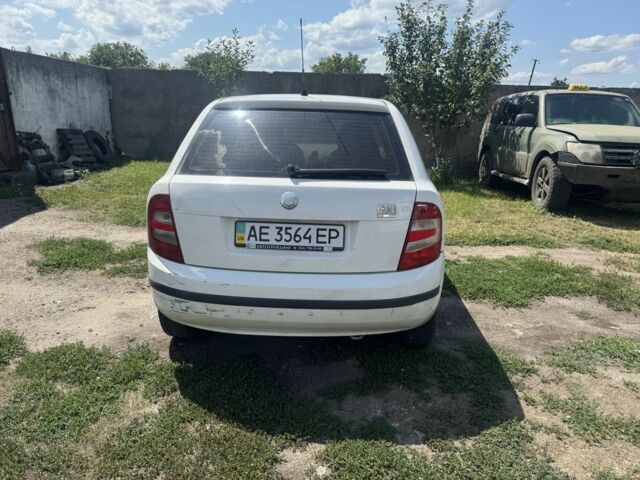 Белый Шкода Фабия, объемом двигателя 1.2 л и пробегом 250 тыс. км за 2700 $, фото 3 на Automoto.ua