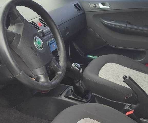 Білий Шкода Фабія, об'ємом двигуна 1.2 л та пробігом 310 тис. км за 3400 $, фото 19 на Automoto.ua