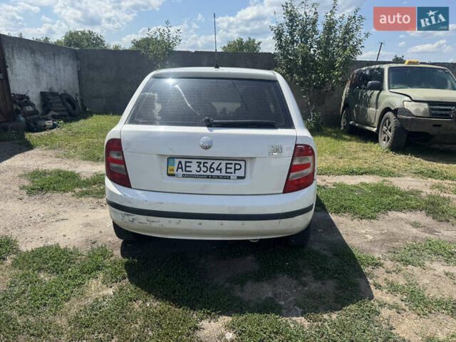 Белый Шкода Фабия, объемом двигателя 1.2 л и пробегом 250 тыс. км за 2700 $, фото 5 на Automoto.ua