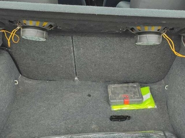 Білий Шкода Фабія, об'ємом двигуна 1.2 л та пробігом 310 тис. км за 3400 $, фото 15 на Automoto.ua