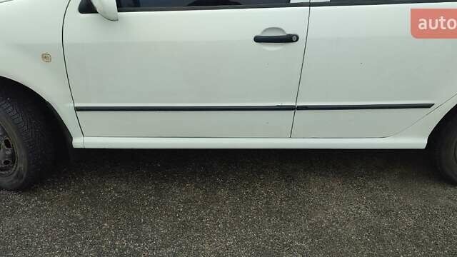Білий Шкода Фабія, об'ємом двигуна 1.2 л та пробігом 310 тис. км за 3400 $, фото 13 на Automoto.ua