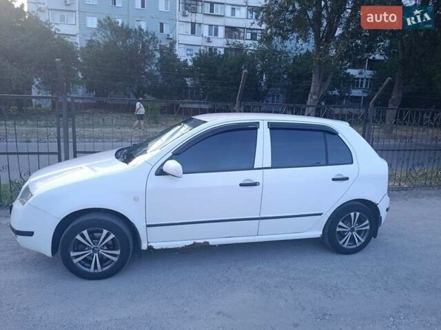 Білий Шкода Фабія, об'ємом двигуна 1.2 л та пробігом 347 тис. км за 3000 $, фото 1 на Automoto.ua