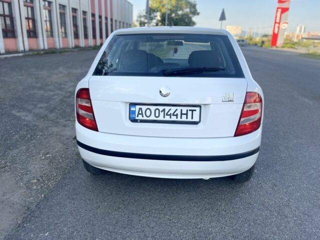Білий Шкода Фабія, об'ємом двигуна 1.2 л та пробігом 250 тис. км за 3600 $, фото 4 на Automoto.ua