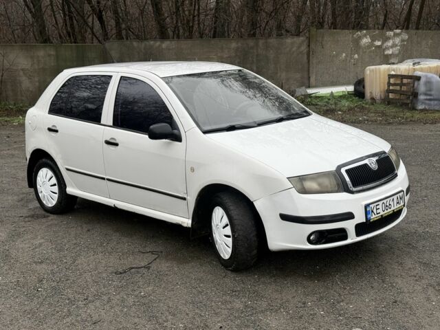 Белый Шкода Фабия, объемом двигателя 1.2 л и пробегом 685 тыс. км за 2375 $, фото 2 на Automoto.ua