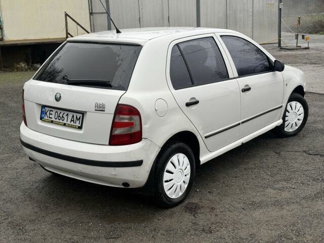 Белый Шкода Фабия, объемом двигателя 1.2 л и пробегом 685 тыс. км за 2375 $, фото 4 на Automoto.ua