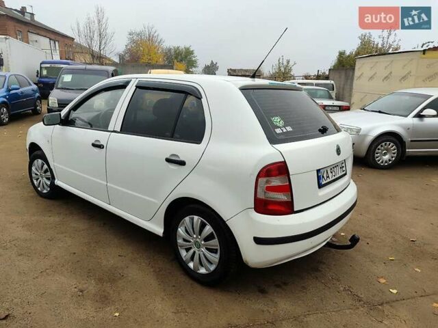 Шкода Фабия 2005 в Первомайск на Automoto.ua Белый Шкода Фабия, объемом двигателя 1.2 л и пробегом 300 тыс. км за 3000 $, фото 6 на Automoto.ua