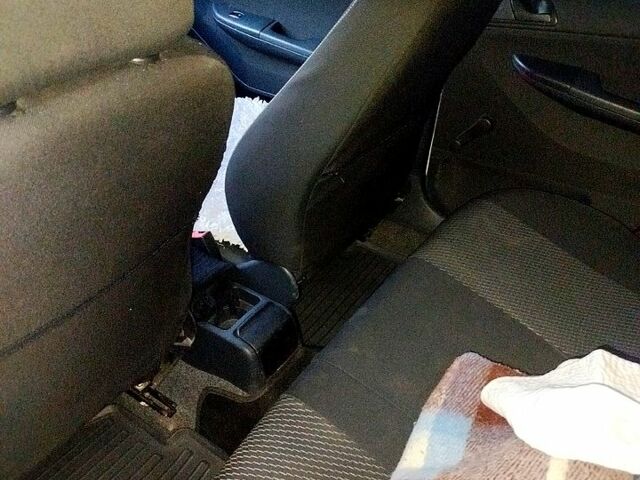 Белый Шкода Фабия, объемом двигателя 1.2 л и пробегом 245 тыс. км за 3000 $, фото 3 на Automoto.ua