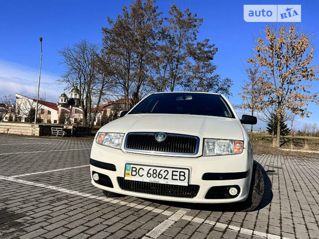 Белый Шкода Фабия, объемом двигателя 1.2 л и пробегом 132 тыс. км за 3500 $, фото 7 на Automoto.ua