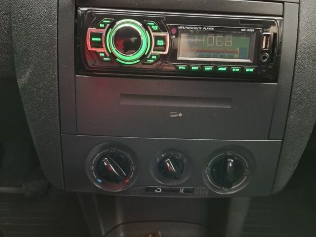 Білий Шкода Фабія, об'ємом двигуна 1.2 л та пробігом 230 тис. км за 3600 $, фото 7 на Automoto.ua