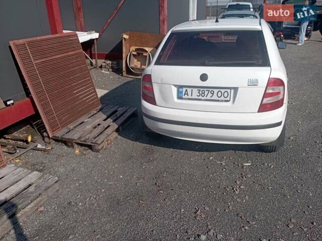 Білий Шкода Фабія, об'ємом двигуна 1.2 л та пробігом 420 тис. км за 3400 $, фото 5 на Automoto.ua