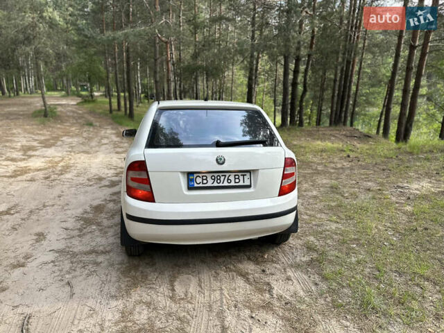 Белый Шкода Фабия, объемом двигателя 1.2 л и пробегом 187 тыс. км за 2750 $, фото 11 на Automoto.ua