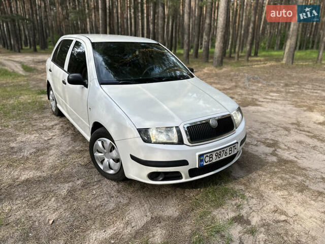 Белый Шкода Фабия, объемом двигателя 1.2 л и пробегом 187 тыс. км за 2750 $, фото 1 на Automoto.ua