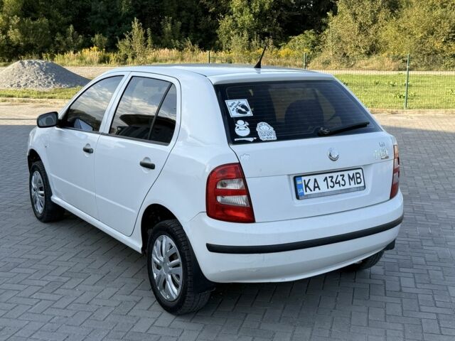 Белый Шкода Фабия, объемом двигателя 1.2 л и пробегом 223 тыс. км за 2950 $, фото 3 на Automoto.ua