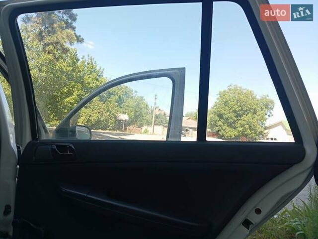 Белый Шкода Фабия, объемом двигателя 1.2 л и пробегом 159 тыс. км за 3200 $, фото 45 на Automoto.ua