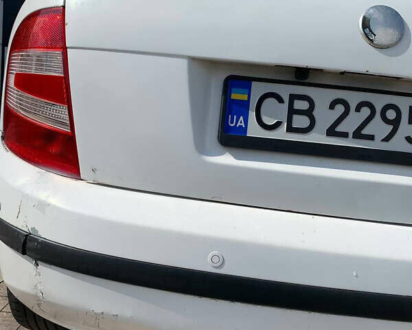 Білий Шкода Фабія, об'ємом двигуна 1.2 л та пробігом 425 тис. км за 2800 $, фото 5 на Automoto.ua