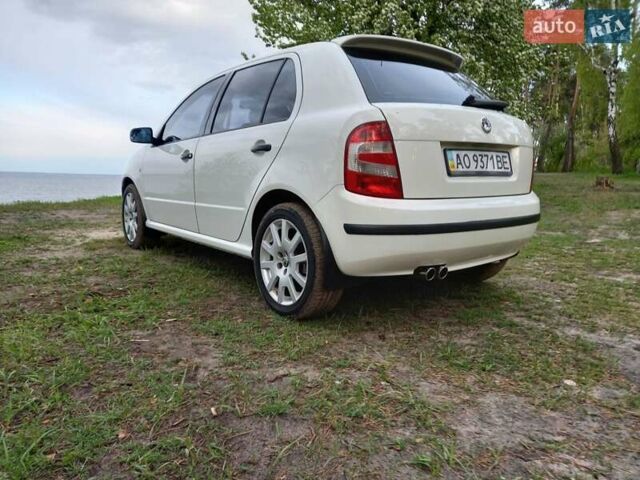 Белый Шкода Фабия, объемом двигателя 1.9 л и пробегом 360 тыс. км за 5500 $, фото 5 на Automoto.ua