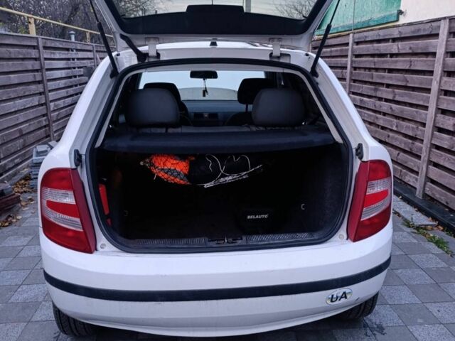 Білий Шкода Фабія, об'ємом двигуна 1.2 л та пробігом 228 тис. км за 3500 $, фото 4 на Automoto.ua