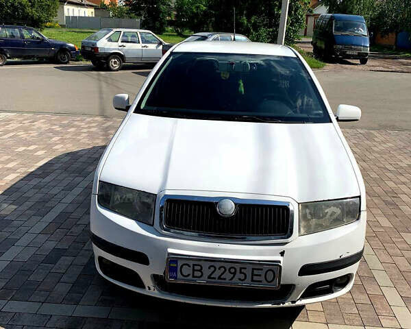 Білий Шкода Фабія, об'ємом двигуна 1.2 л та пробігом 425 тис. км за 2800 $, фото 3 на Automoto.ua
