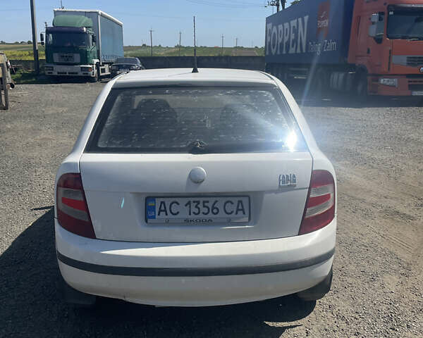 Білий Шкода Фабія, об'ємом двигуна 1.2 л та пробігом 375 тис. км за 2000 $, фото 3 на Automoto.ua