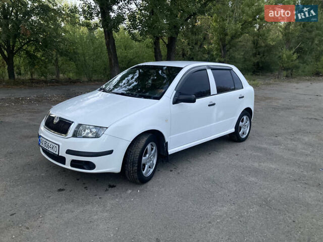 Білий Шкода Фабія, об'ємом двигуна 1.2 л та пробігом 210 тис. км за 3200 $, фото 1 на Automoto.ua