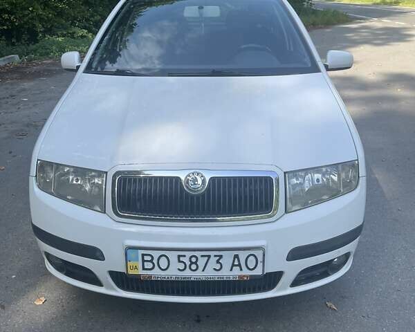 Білий Шкода Фабія, об'ємом двигуна 1.2 л та пробігом 252 тис. км за 4000 $, фото 2 на Automoto.ua
