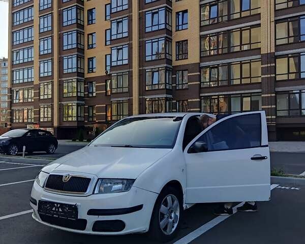 Шкода Фабия 2007 в Чернигове на Automoto.ua Белый Шкода Фабия, объемом двигателя 1.2 л и пробегом 288 тыс. км за 2500 $, фото 3 на Automoto.ua