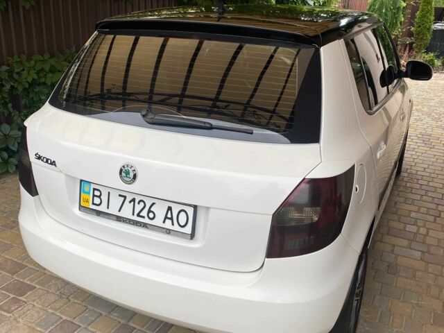 Белый Шкода Фабия, объемом двигателя 1.4 л и пробегом 193 тыс. км за 5000 $, фото 5 на Automoto.ua