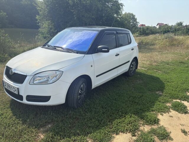 Білий Шкода Фабія, об'ємом двигуна 1.2 л та пробігом 173 тис. км за 4560 $, фото 3 на Automoto.ua