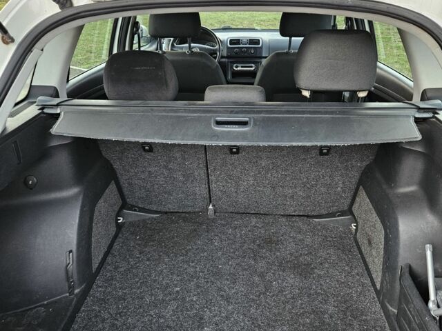 Белый Шкода Фабия, объемом двигателя 1.4 л и пробегом 280 тыс. км за 5242 $, фото 7 на Automoto.ua