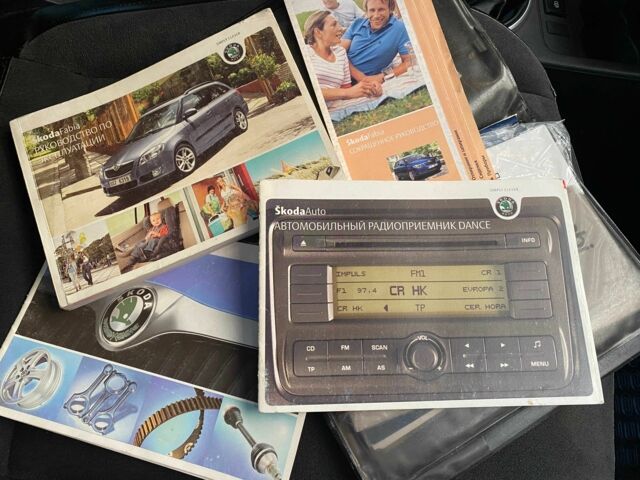 Белый Шкода Фабия, объемом двигателя 1.4 л и пробегом 193 тыс. км за 5000 $, фото 11 на Automoto.ua